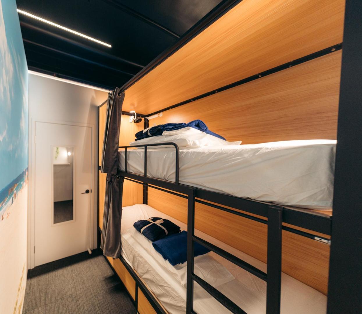 גולד קוסט Capsuleaccom Hostel מראה חיצוני תמונה