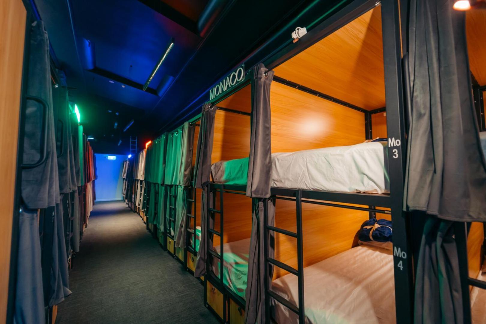 גולד קוסט Capsuleaccom Hostel מראה חיצוני תמונה